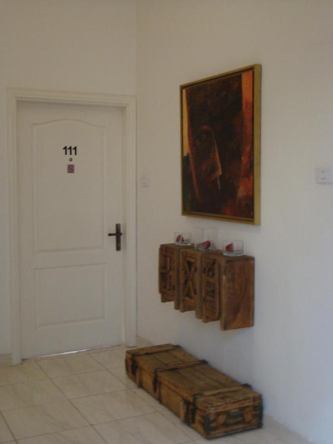 Gallery 2*